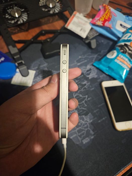 Продам iphone 4 8 gb