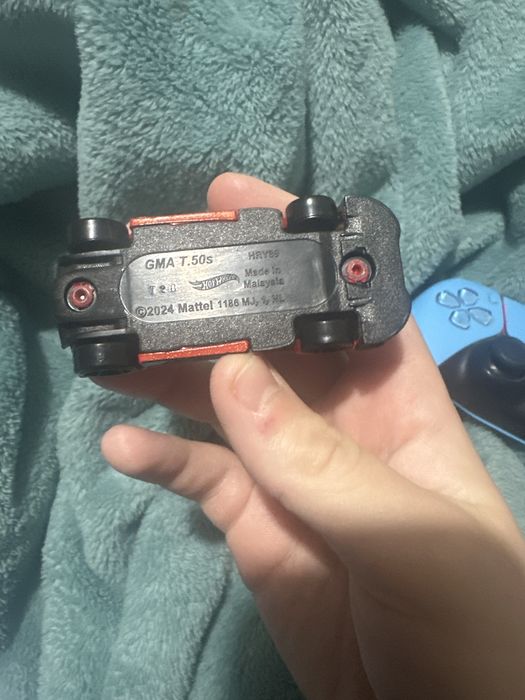 vand masinuta hot weels