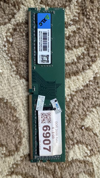 Ozu ddr4  8 gb 2666 Mhz  4 gb 2400 Mhz 1 donadan  bor