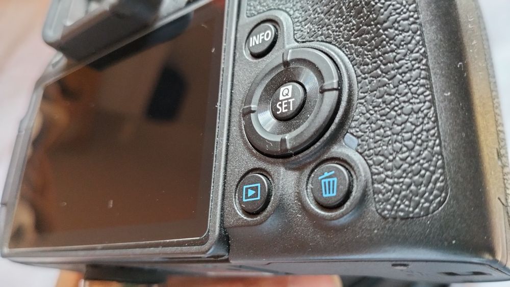 Canon RP mirrorless full frame