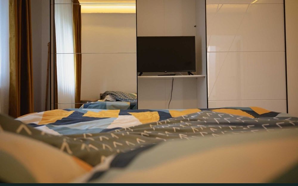 Rent Garsonieră modernă, cozy, totul nou – rezidenți / tineri angajați