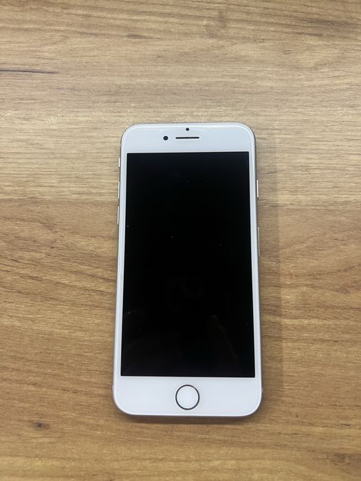 Iphone 8  64gb памет