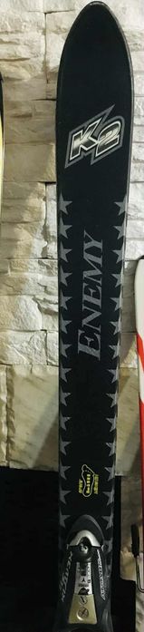 Моделът "Public Enemy" е унисекс ски