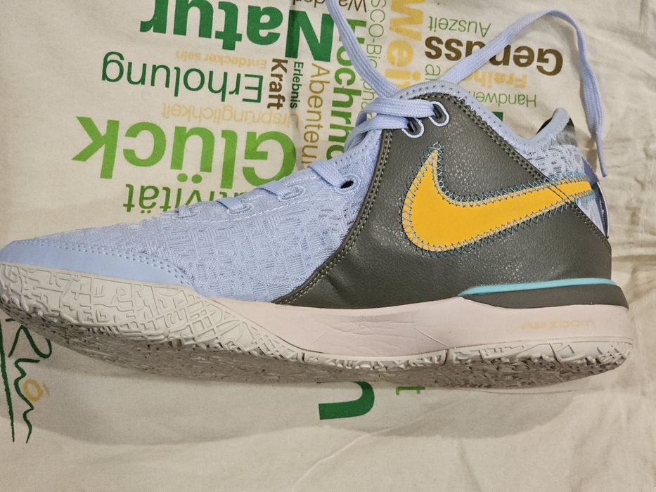 Кроссовки  Nike LBJ