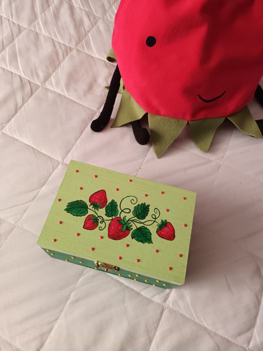 Ръчно рисувана кутия за бижута