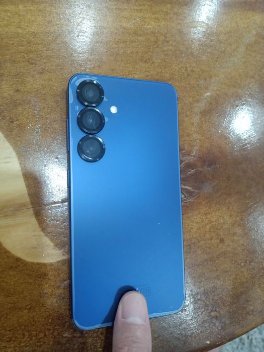 Продам самсунг S 25 2025 года