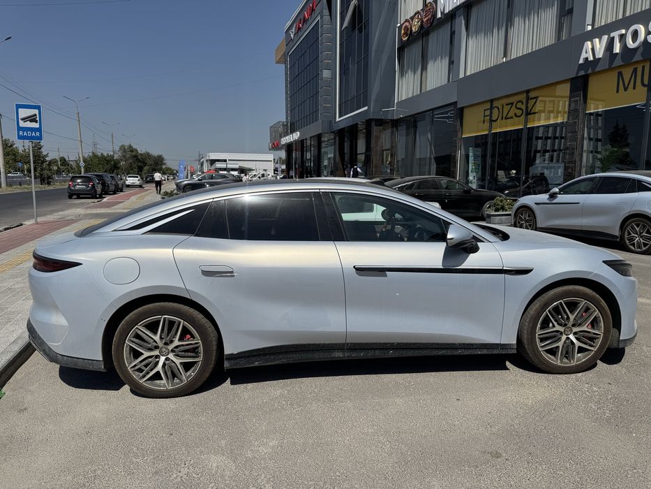 BYD Han L dual motor