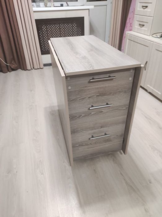 Продам стол раздвижной