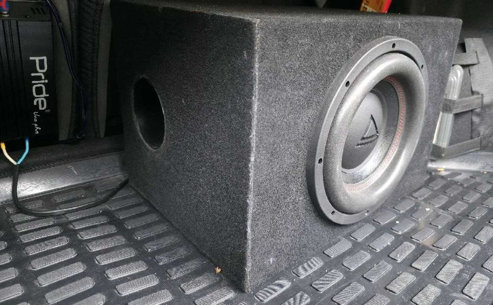 Продам усилитель с сабвуфером