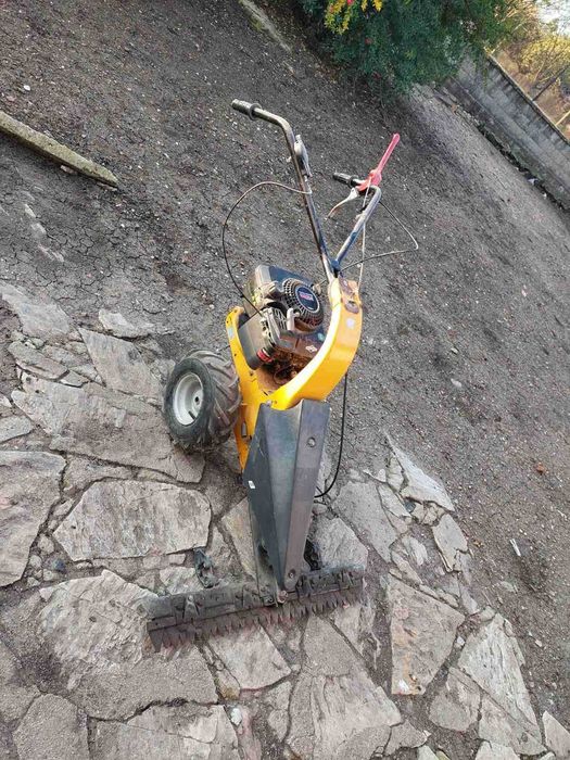 Продавам Палцова косачка