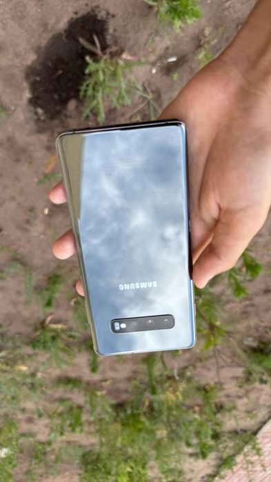 Samsung galaxy s10plus 12/1tb обмен