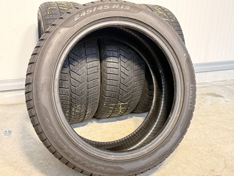 245/45/19 зимни гуми PIRELLI SOTOZERO 3