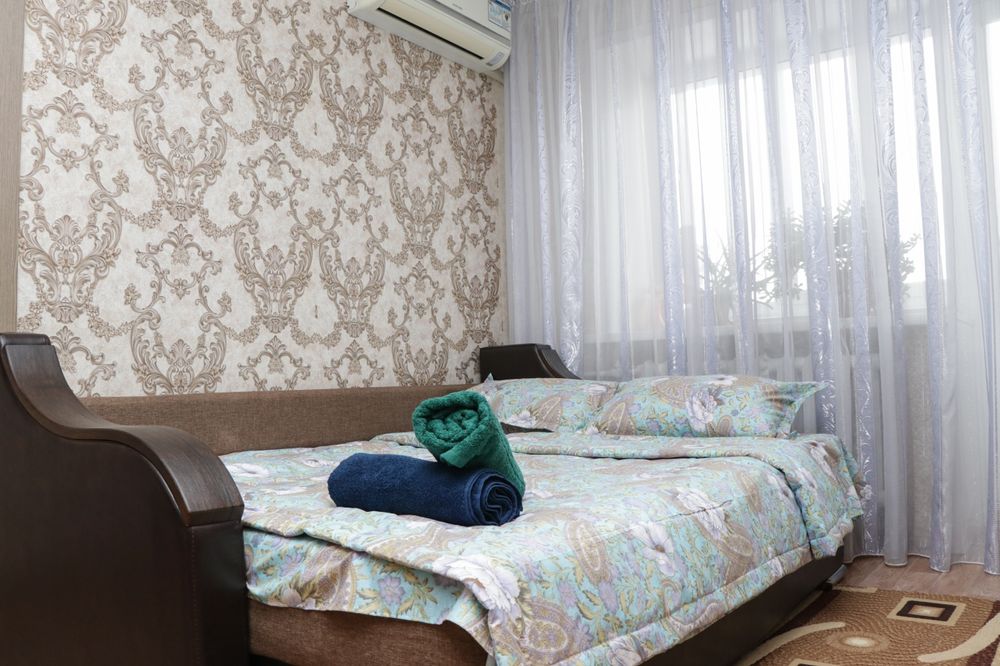 Сдам 2 квартиру посуточно улица Абая 140