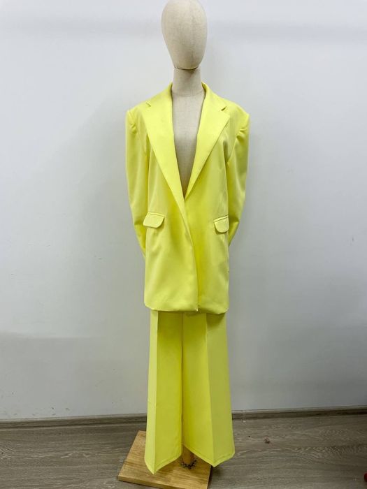 Брючный костюм новая