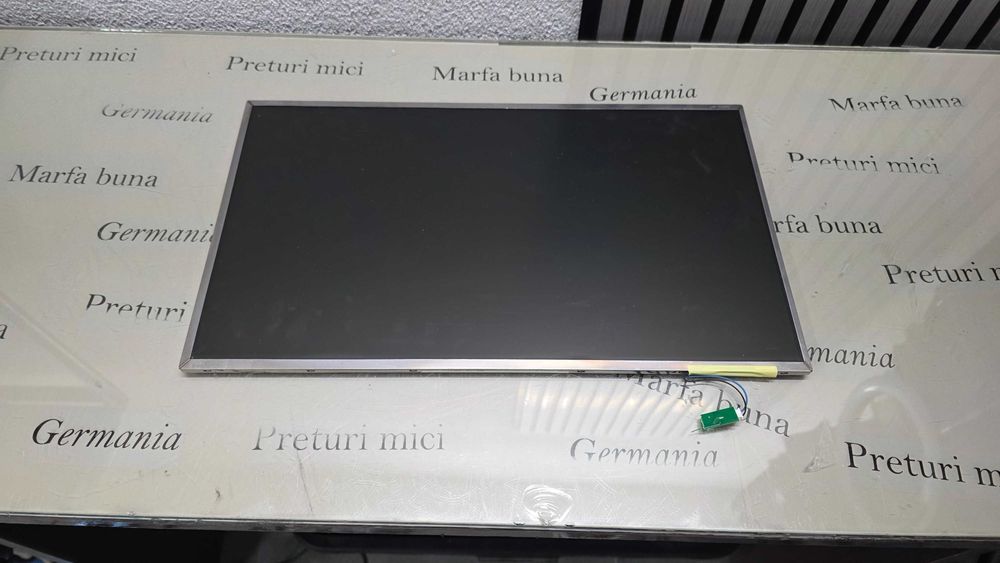 Display laptop Samsung LTN184KT01 — 18.4" CCFL, 1680x945, LVDS