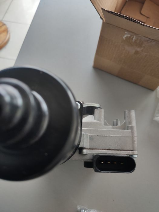 Ново с гаранция , моторче за чистачки Audi Q7 4L (2005-2015)