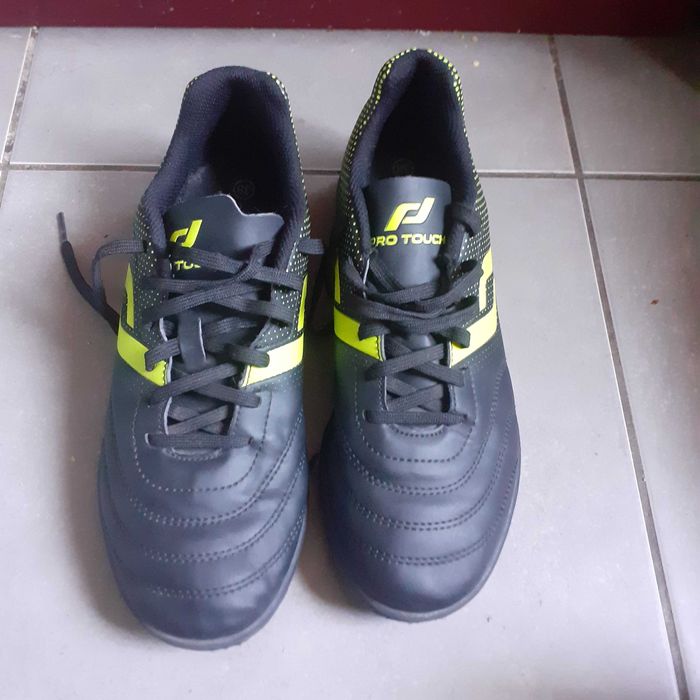 Vand adidasi fotbal ProTouch originali, marime 38, pret 80 lei