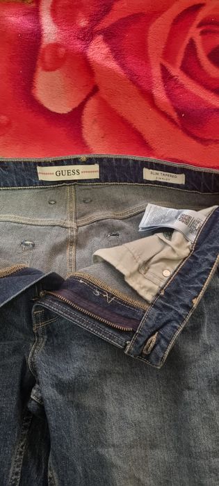 Blugi Guess noi marimea M