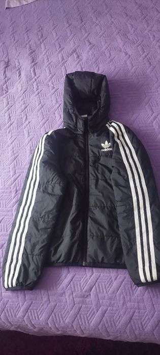 Geaca adidas copii mărimea 140 pt 10-11 ani =150 Ron