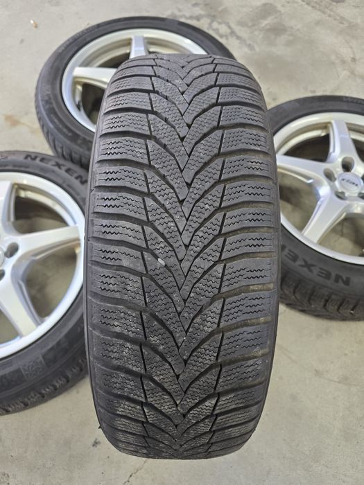 1 Брой Гума 215/55/17 Nexen 6,5mm 22dot