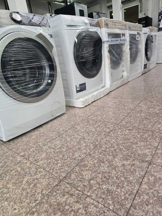 Plita  Inductie  cu Hota integrata Noua Resigilata AEG CCE84779FB