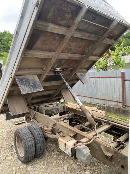 Vând iveco basculabil