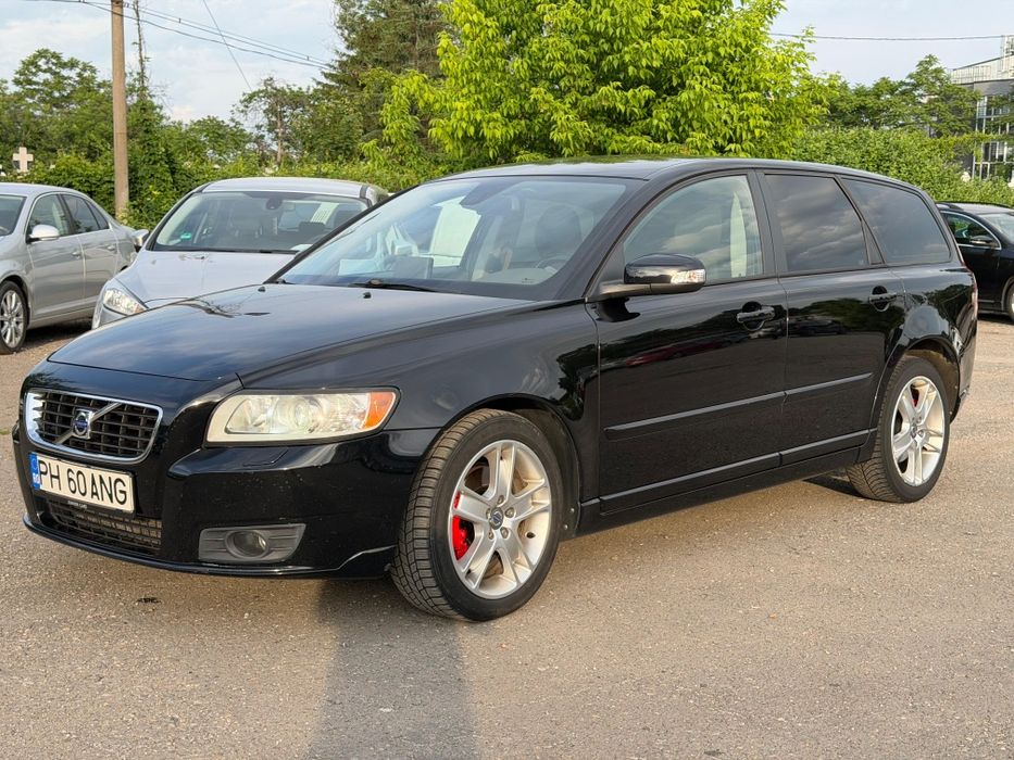 VOLVO V50