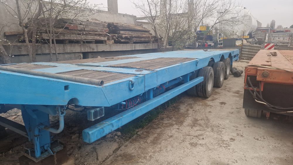 Trailer 3 axe viratoare