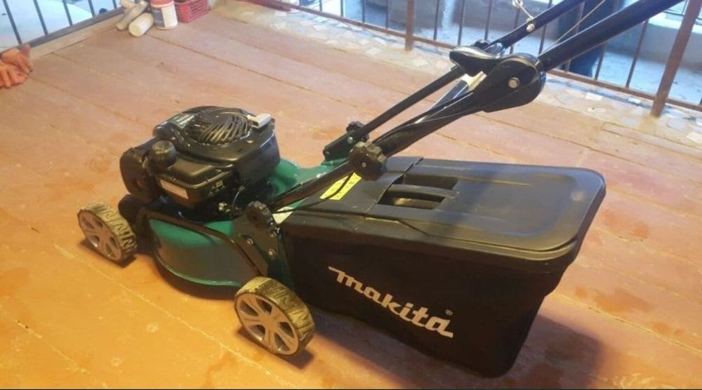 Gazon kosilka Makita