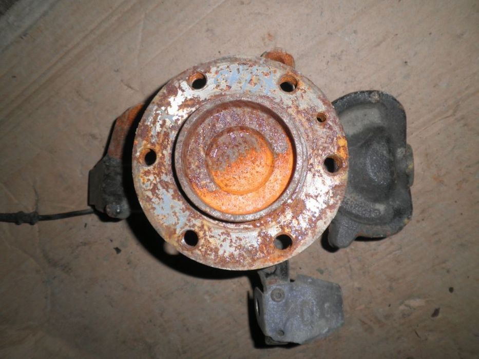 fuzeta stanga fata mercedes sprinter 906 a906332