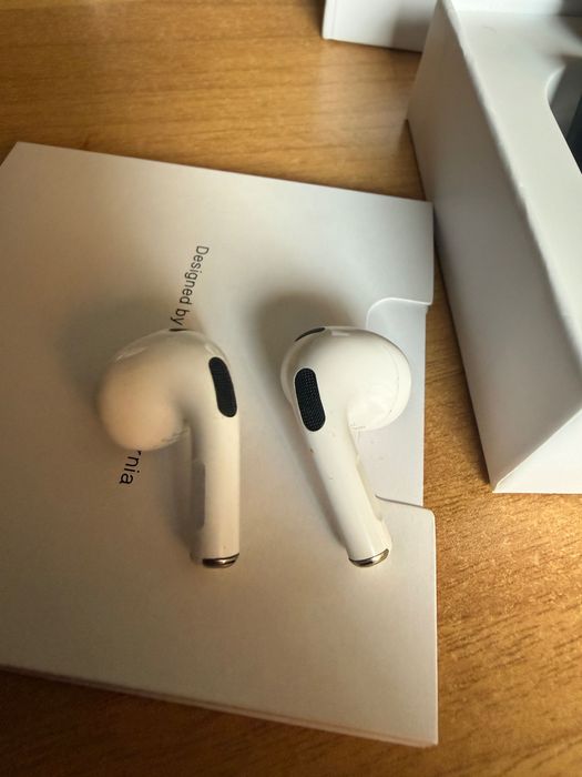 Apple AirPods (3rd generation)