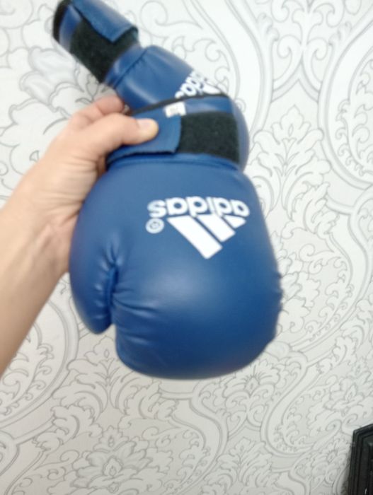 Продам перчатку для бокса для ребенка