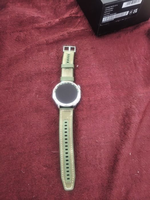 Часовник Huawei watch GT4,в гаранция до месец Април2026г.