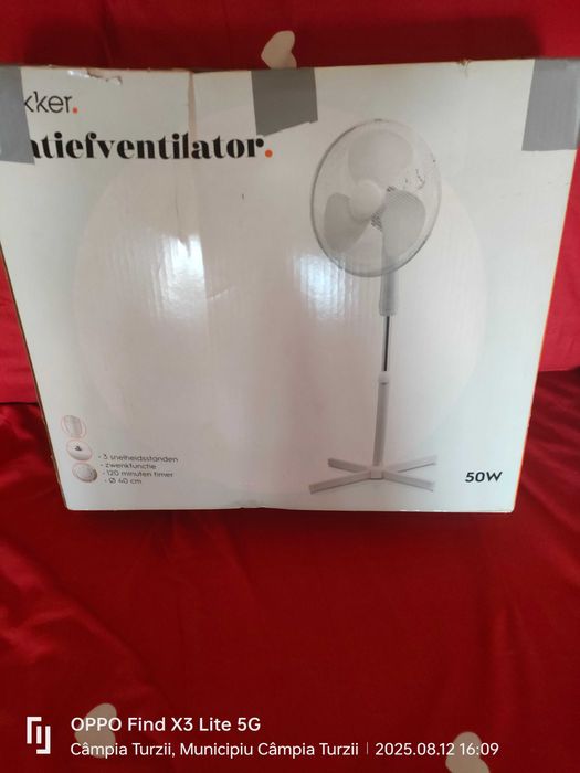 Ventilator cu trei viteze și temporizator până la 3 ore
