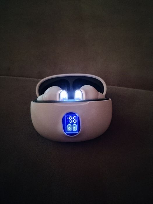 Блутут слушалки чисто нови