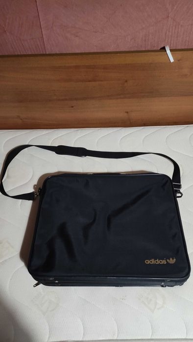 Adidas голяма бизнес чанта/куфарче за ръчен багаж/лаптоп/ документи
