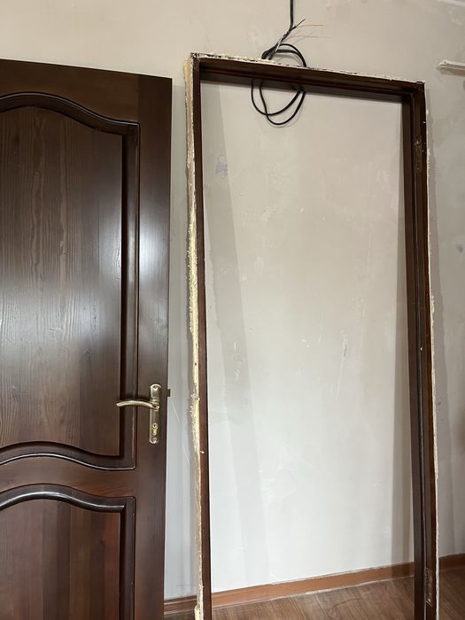 Продам дверь межкомнатный дерево