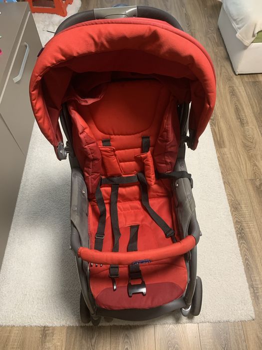 Carucior chicco folosit