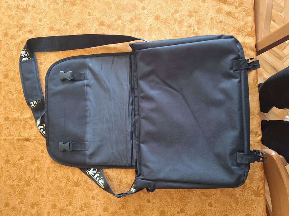 Оригинална лаптоп чанта