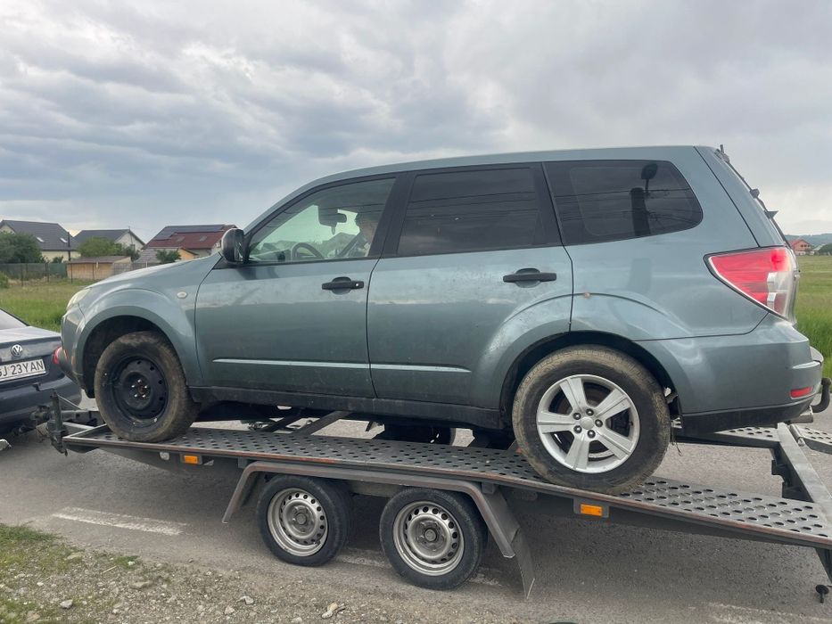Dezmembrez subaru forester