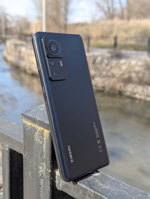 Продам xiaomi 12t pro 12/256 за 110к торг