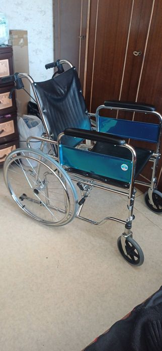 Продам инвалидную,  прогулочную коляску,  в отличном  состоянии.,