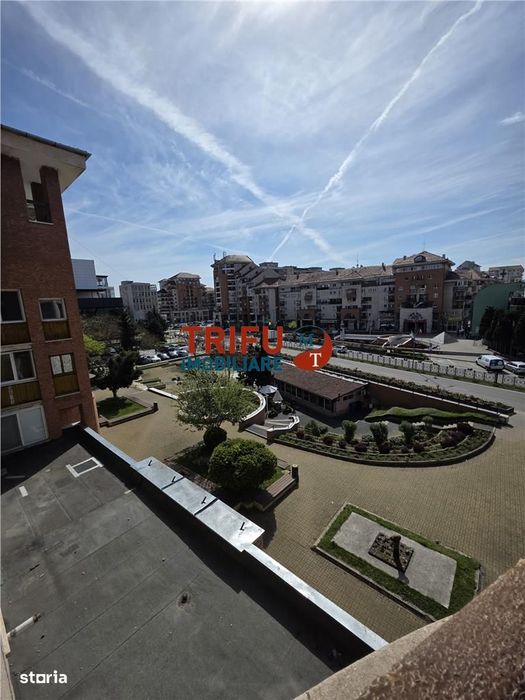 Apartament 3 camere de vanzare in centrul Orasului — fotografia 1