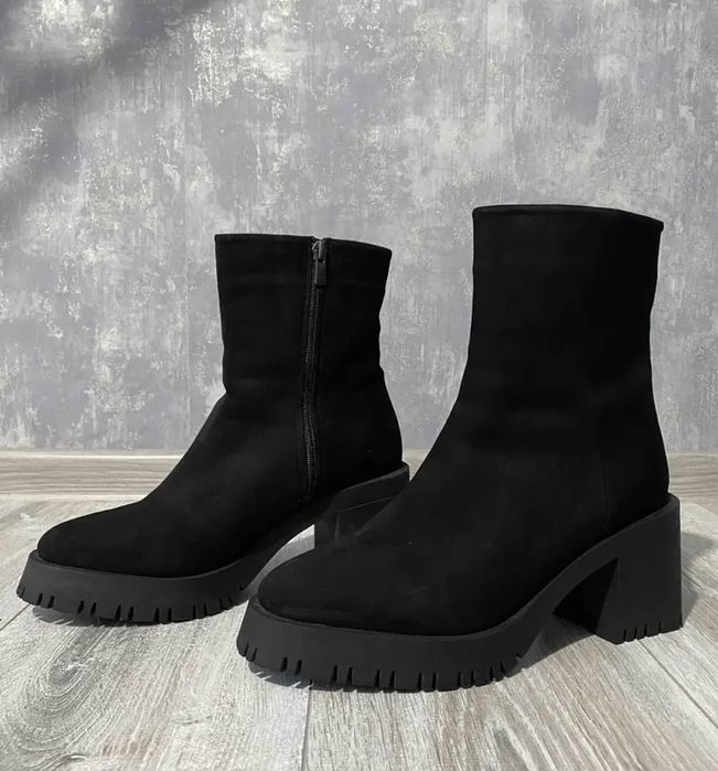 Ботинки замшевые