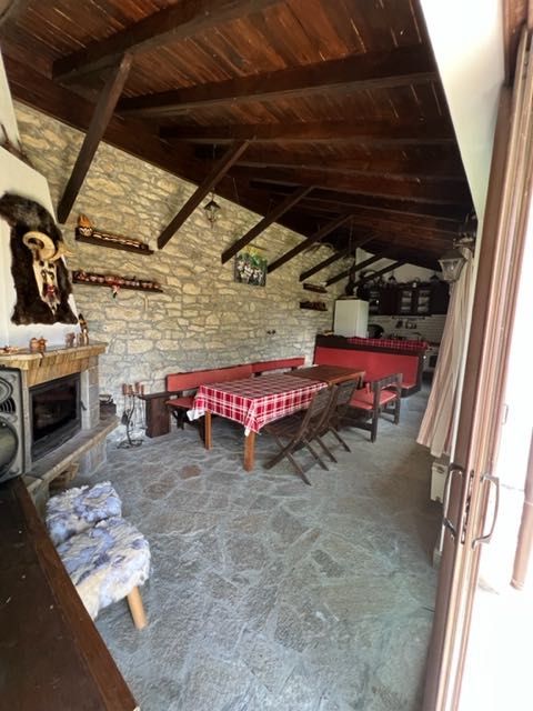 Kаменна къща в с. Гледка