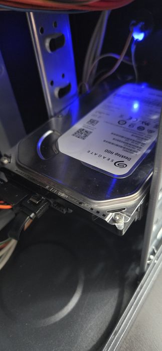 i5 / GT 1030 / 4GB Ram/ 500GB хард Компютър