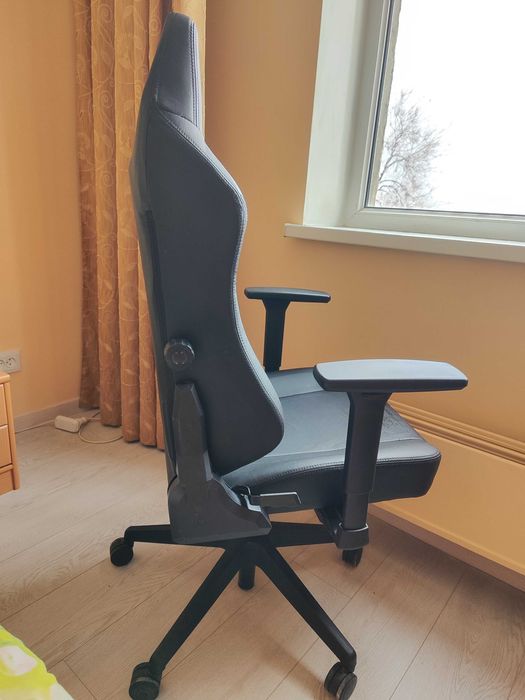 Компьютерное кресло RAZER