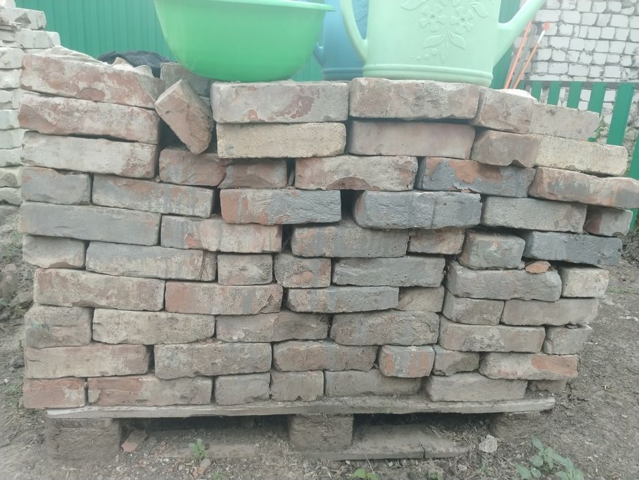 Продам кирпич  самовывоз