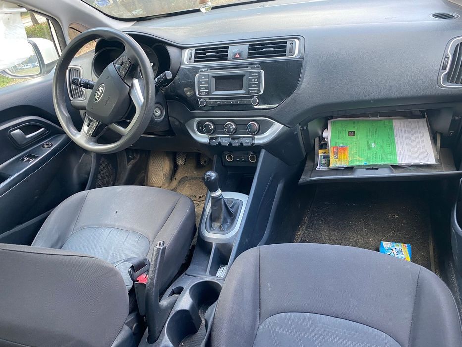 Dezmembrez kia rio 2016
