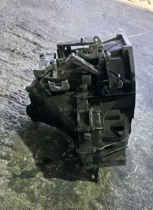 Скоростна кутия за Nissan Qashqai 2.0dCi / Нисан Кашкай 2008г.